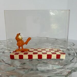 Vintage Garfield Figurine Ceramic Red White Checkered Base‎ Comic Decor